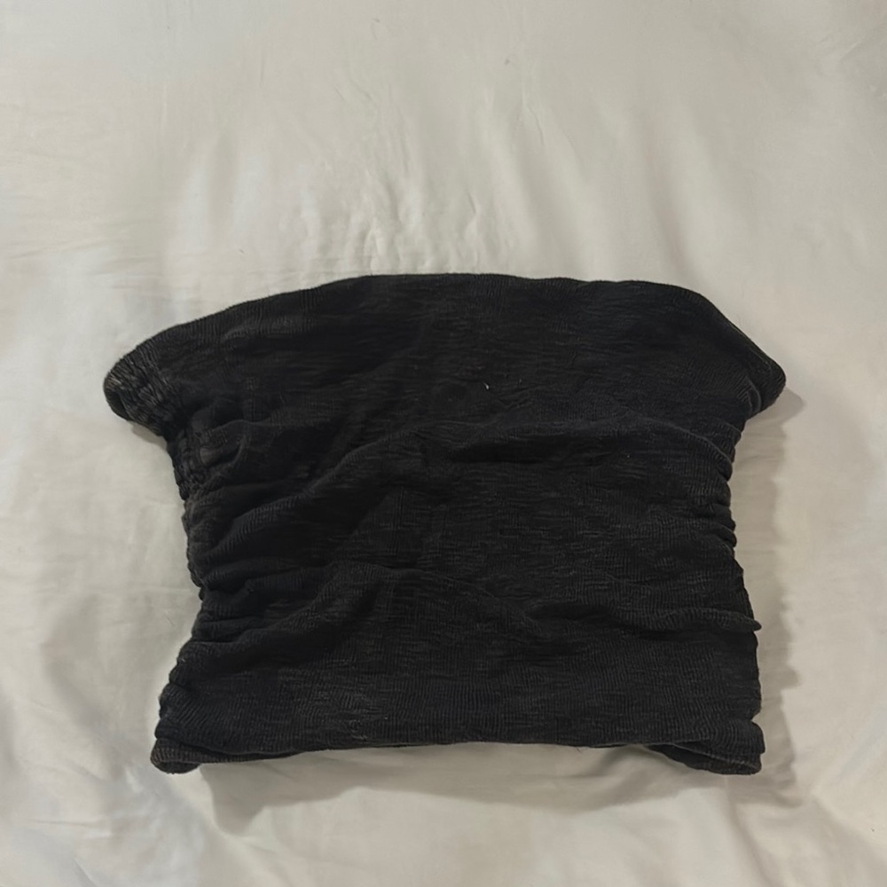 Chic Black Strapless Knit Top